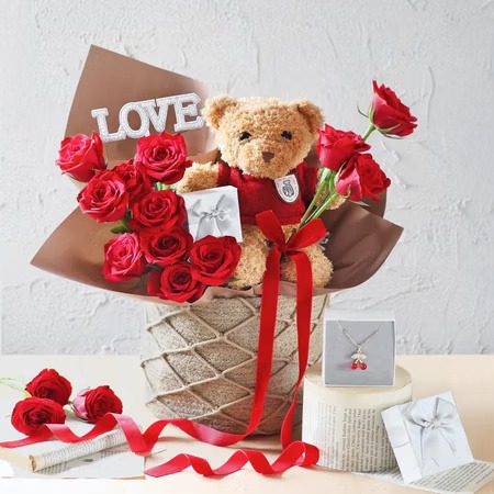 Top 07 Valentine’s Day Gift Ideas for Her in UAE 2026